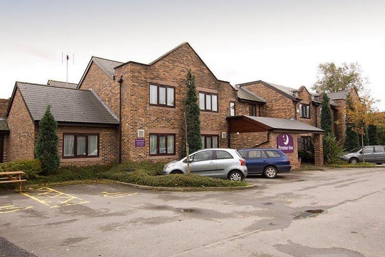 Premier Inn Warrington South Exterior photo